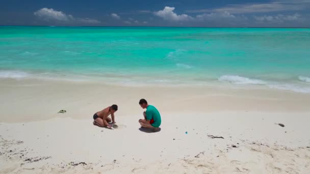 Descanse Nade Ilha Guraidhoo Das Maldivas — Vídeo de Stock