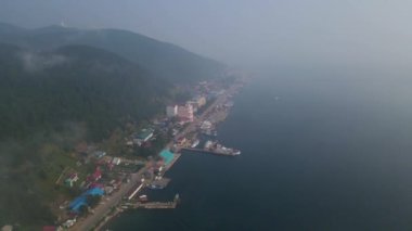 Listvyanka köyü Baykal Gölü 'nün kapısıdır..