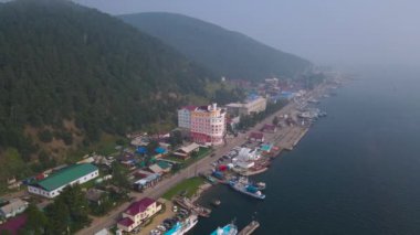 Listvyanka köyü Baykal Gölü 'nün kapısıdır..