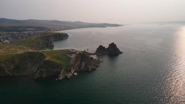 Shamanka Rock Burkhan Foknál Kirándulás Bajkál Tóhoz — Stock videók