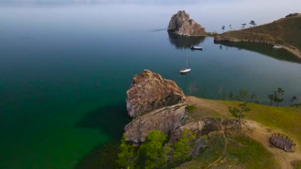 Shamanka Rock Burkhan Foknál Kirándulás Bajkál Tóhoz — Stock videók