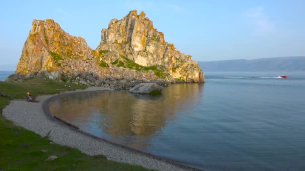 Shamanka Rock Cabo Burhan Uma Viagem Lago Baikal — Vídeo de Stock