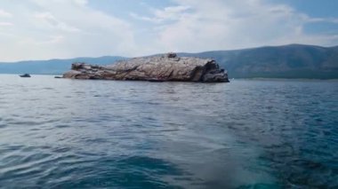 Karabatak Adası. Baykal Gölü 'ne bir gezi.