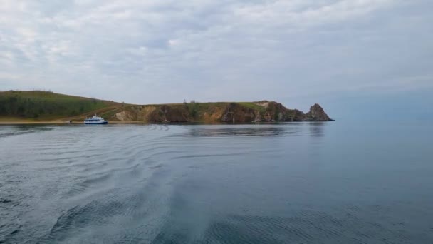 Båttur Längs Småhavssundet Resa Till Bajkalsjön — Stockvideo