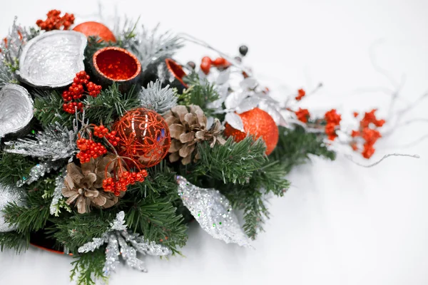 Kerstmis en Nieuwjaar bloemen samenstelling. — Stockfoto