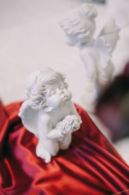Bir düğün dekorasyon olarak melek biblo..