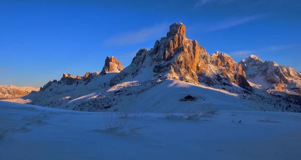 Гора Cimma ра Gussella у ранковому сонці — стокове фото