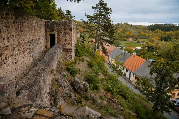 Ruiny Gotyckiego Średniowiecznego Zamku Zebrak Miejscowości Tocnik Jesienią Czechy Środkowe — Zdjęcie stockowe