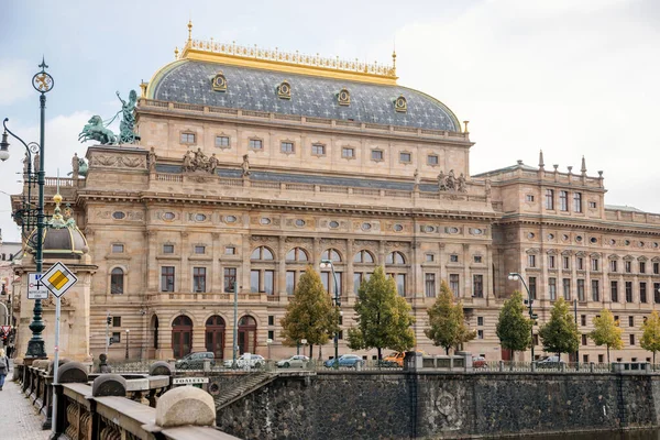 Krásná Renesanční Budova Národního Divadla Praha Pohled Vltavy Podzim Praha — Stock fotografie