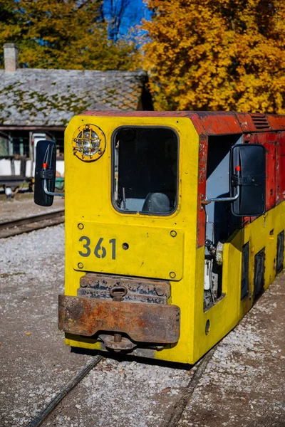 Vecchio Treno Rotto Arrugginito Decomposizione Museo Delle Miniere Delle Ferrovie — Foto Stock