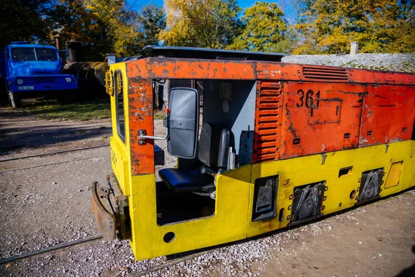 Velho Trem Enferrujado Quebrado Decadência Mina Ferrovia Industrial Museu Livre — Fotografia de Stock