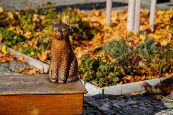 Escultura Madera Del Escritor Checo Bohumil Hrabal Bohumil Hrabal Sentado — Foto de Stock