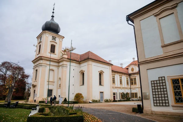 Loucen Rococo Kastély Körül Hatalmas Angol Park Romantikus Barokk Kastély — Stock Fotó