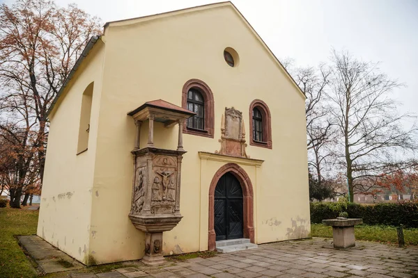 Церква Святої Трійці Молитовний Зал Євангелічної Церкви Чеських Братів Вівтар — стокове фото