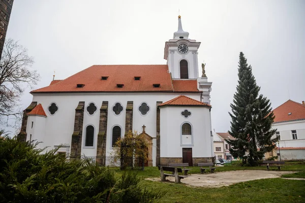 Barokowy Kościół Gotharda Zabytkowym Centrum Czeskiego Brodu Czechy Listopada 2020 — Zdjęcie stockowe