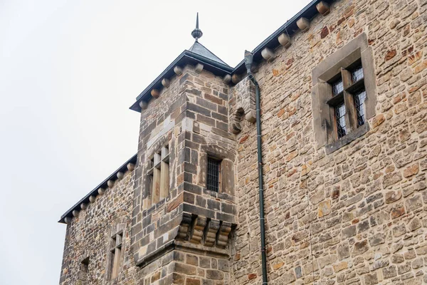 Fortificado Bastión Medieval Moated Castillo Gótico Estilo Romántico Monumento Cultural — Foto de Stock