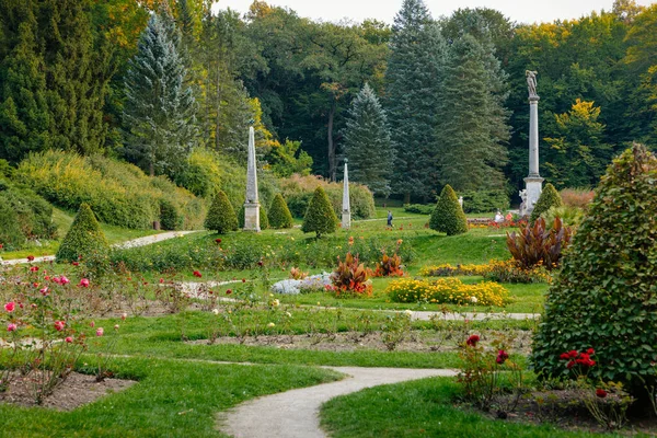 English Style Park Terraces Autumn Day Rose Garden Statues Romantic — Stock Photo, Image