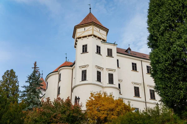 Ιστορική Μεσαιωνική Οικία Κάστρου Konopiste Της Αυτοκρατορικής Οικογένειας Habsburg Λευκός — Φωτογραφία Αρχείου