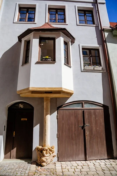 Calle Pintoresca Estrecha Con Casas Coloridas Ciudad Medieval Casa Con —  Fotos de Stock