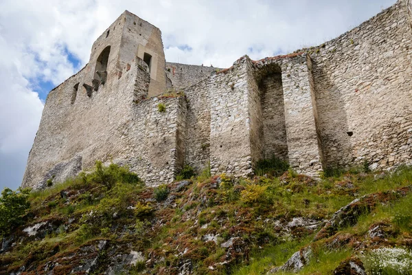 Ruines Gothiques Pierre Vieux Château Médiéval Rabi Dans Parc National — Photo