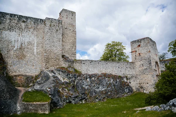 Kamienne Gotyckie Ruiny Starego Średniowiecznego Zamku Rabi Parku Narodowym Sumava — Zdjęcie stockowe