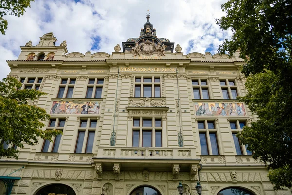 Nyrenässans Byggnad Mestanska Beseda Teater Och Restaurang Centrum Plzen Solig — Stockfoto