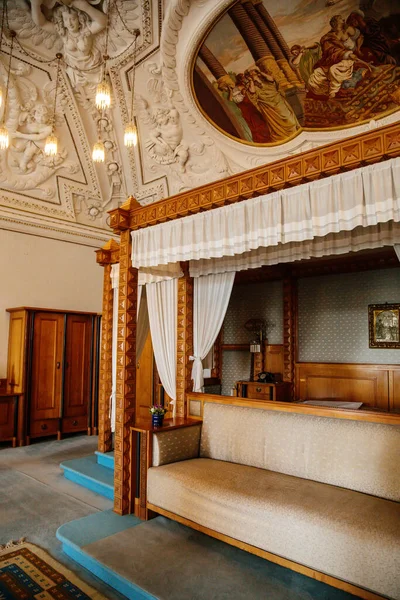Kasteel Interieur Slaapkamer Secessie Art Nouveau Stijl Hout Gesneden Wit — Stockfoto