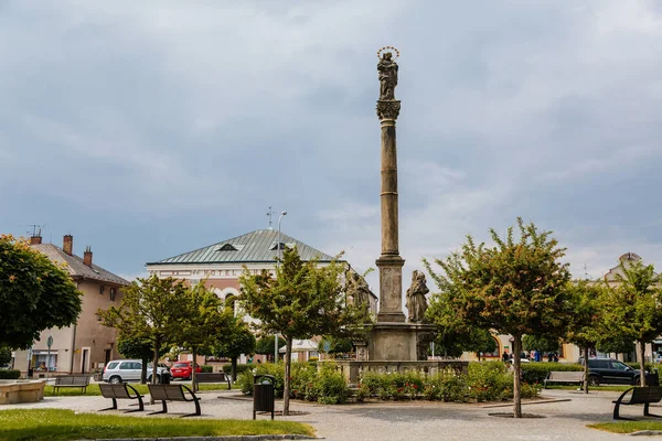 Columna Mariana Plaza Kupkovo Calle Piedra Adoquinada Centro Histórico Ciudad —  Fotos de Stock