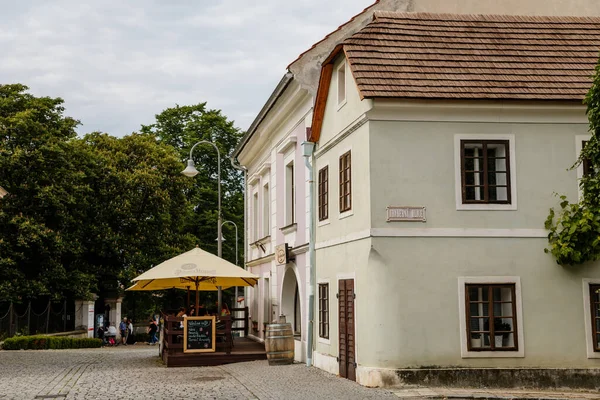 Smalle Pittoreske Straat Met Kleurrijke Huizen Historisch Centrum Middeleeuwse Stad — Stockfoto