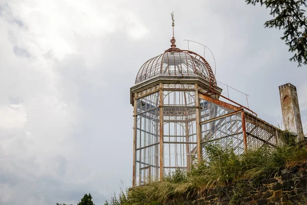 Valec Západočeský Kraj Června 2021 Zelené Stromy Skla Oceli Skleník — Stock fotografie