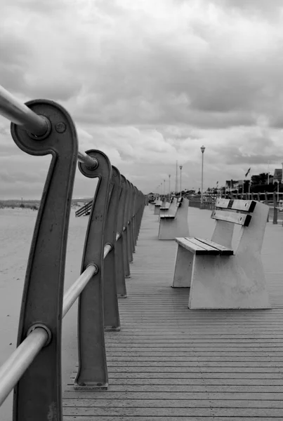 Boardwalk bulutlu gün — Stok fotoğraf