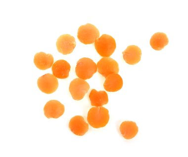 Kırmızı mercimek beyaz arkaplandaki en üst görüntüde kameradan izole edildi