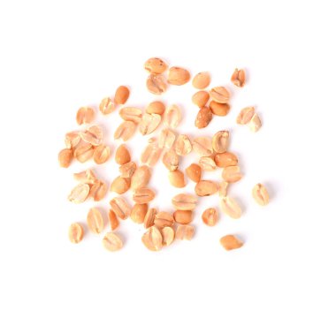 Bir yığın kızarmış fıstık grubu kameradan beyaz görüntü ile izole edildi