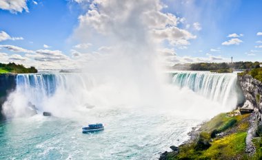 At nalı düşüşü, Niagara Şelalesi, Ontario, Kanada