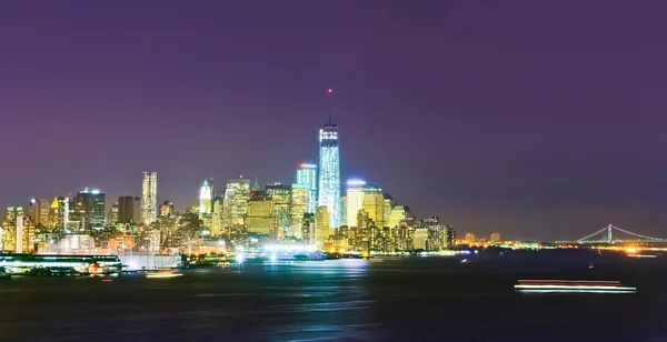 Panorama di Lower Manhattan di notte . — Foto Stock