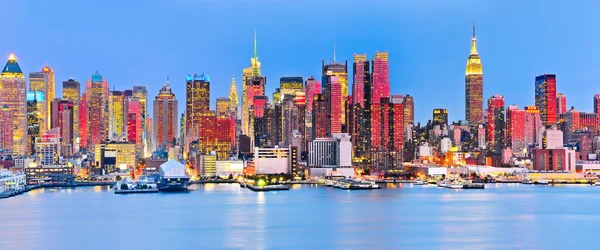 Panoramę Nowego Jorku o zmierzchu. — Zdjęcie stockowe