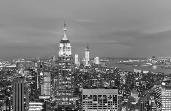 Vista da cidade de Nova York no crepúsculo . — Fotografia de Stock