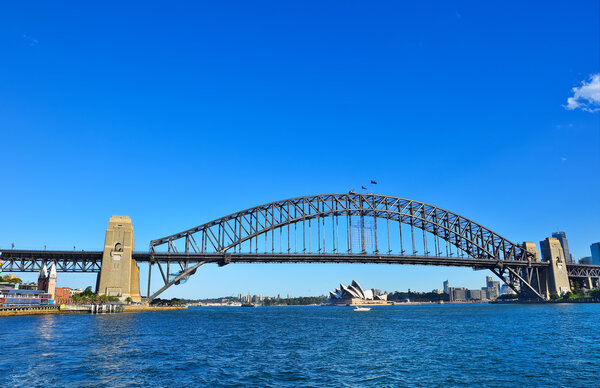 View of Sydney Harbor in a sunny day