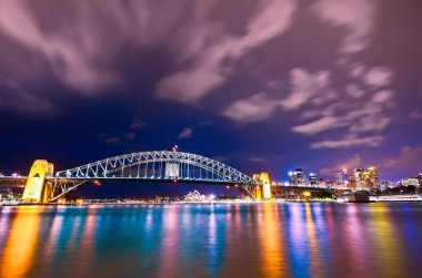 Sydney Harbor View gece adlı