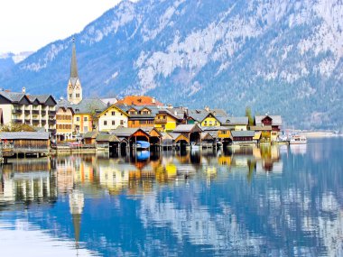 Alpler, Avusturya Hallstatt köyünün görünümü