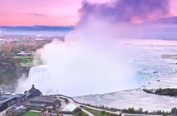 Vista de las Cataratas del Niágara al amanecer —  Fotos de Stock