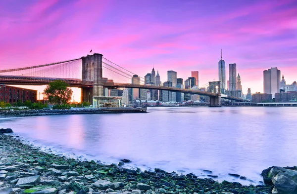 Vista de la ciudad de Nueva York al anochecer . — Foto de Stock