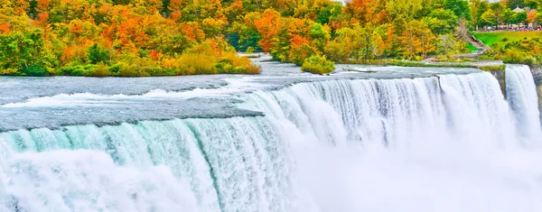 Panorama över Niagarafallen i höst — Stockfoto