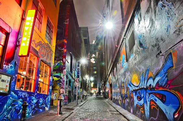 Vista noturna da arte colorida do grafite em Melbourne — Fotografia de Stock
