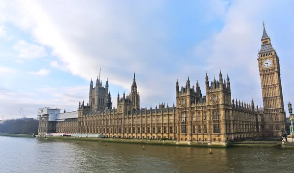 Vista das Casas do Parlamento em Londres — Fotografia de Stock