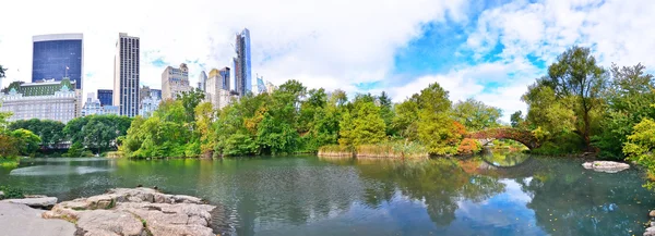 Vista de Central Park en la ciudad de Nueva York en otoño — Foto de Stock