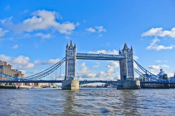 Weergave van tower bridge in Londen — Stockfoto