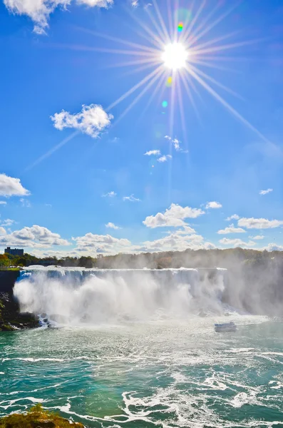 View of Niagara Falls in a sunny day — Stock Photo, Image