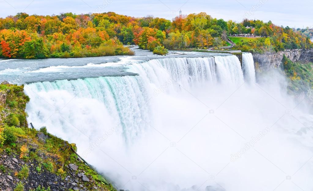 View of Niagara Falls in autumn