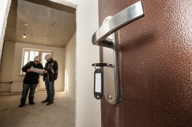 Unfinis bakan kale anahtarlarıyla kapıyı açtı